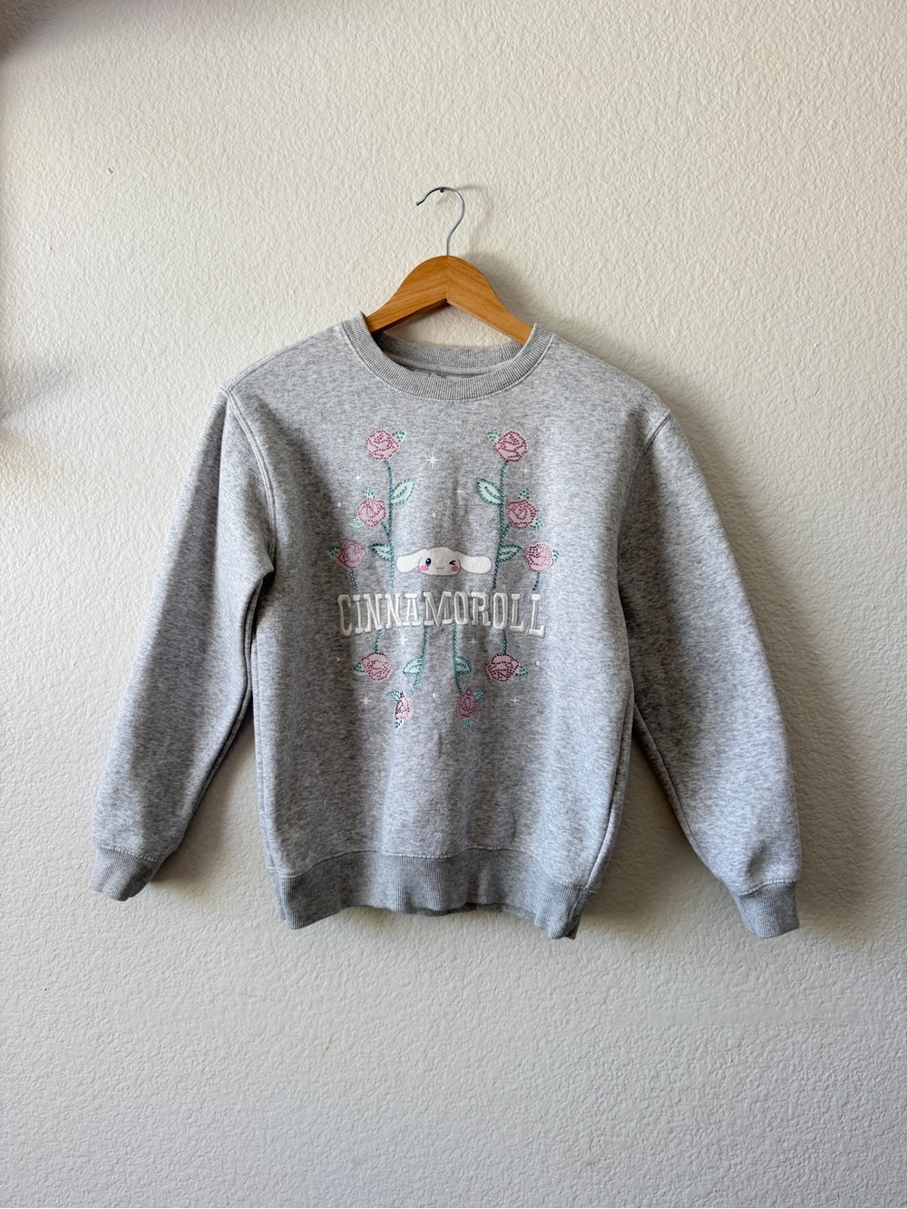 Forever 21 Kids Cinnamoroll Rhinestone Sweatshirt Gray Girls Size 13/14
